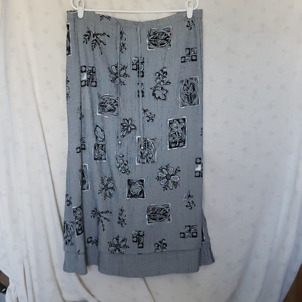 Plus size blue skirt